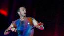 Vokalis dari band rock Inggris Coldplay, Chris Martin tampil pada festival musik Rock in Rio di Rio de Janeiro, Brasil, Minggu (11/9/2022). (AP Photo/Bruna Prado)