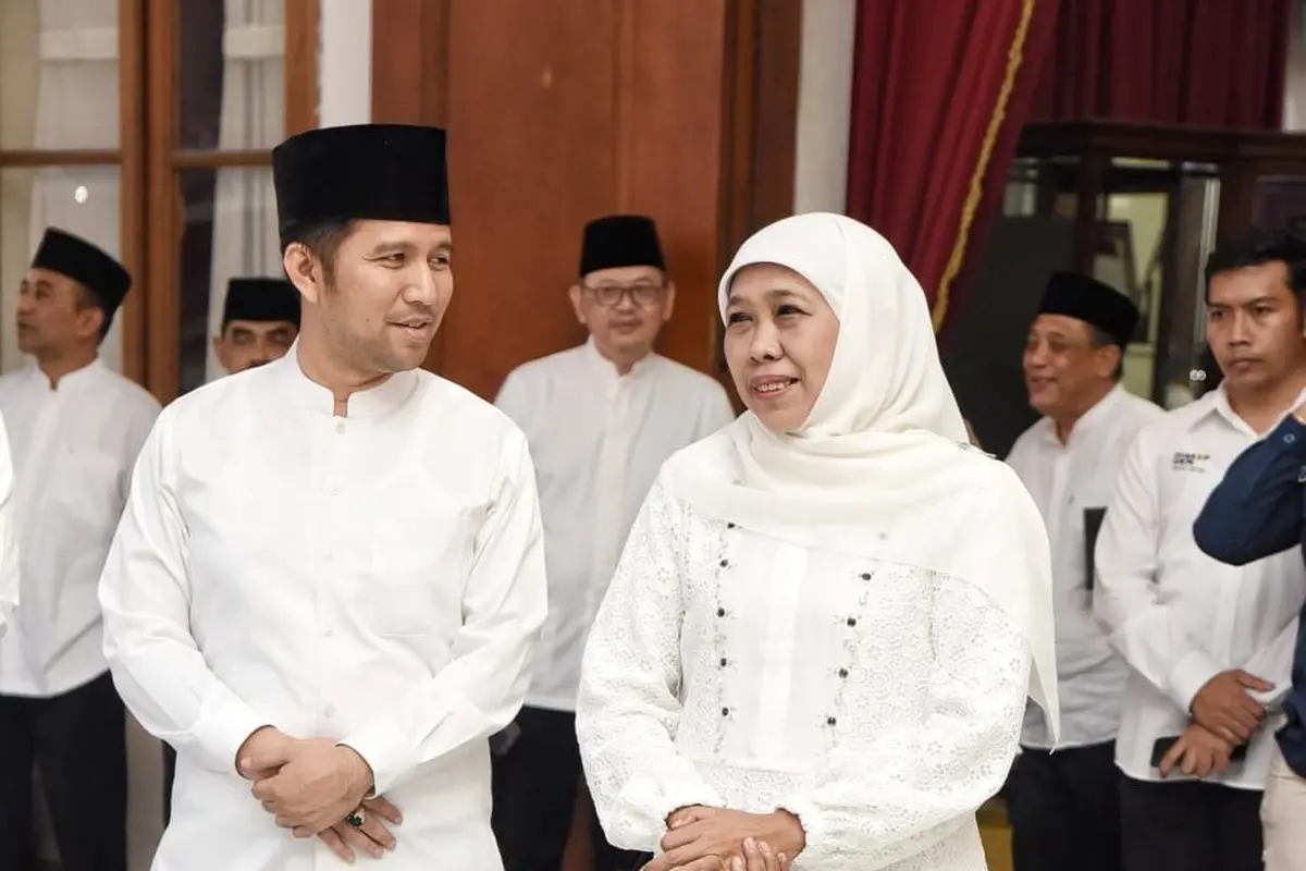 Gubernur Jatim Khofifah dan wakil Gubernur Jatim Emil Dardak. (Dian Kurniawan/Liputan6.com)