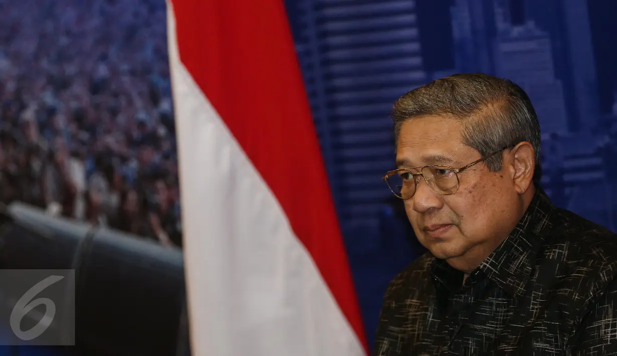 Ketua Umum Partai Demokrat, Susilo Bambang Yudhoyono memberikan klarifikasi terkait penyadapan dirinya dengan Ketua MUI Ma'ruf Amin, Jakarta, Rabu (1/2). (Liputan6.com/Faizal Fanani)