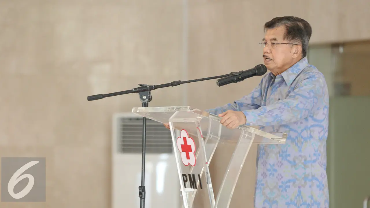 20150917- Jusuf Kalla Tutup Pameran PMI-Jakarta