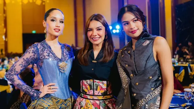 Najwa Shihab, Cinta Laura dan Maudy Ayunda di RA Kartini Award 2024 (Instagram/claurakiehl)