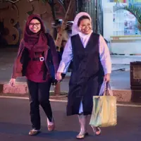 NTT pertahankan model kerukunan beragama, RSUD Soetomo siagakan 94 tenaga medis pada pergantian tahun, restoran paling populer 2016. (Foto: Afan Oppa Blog)