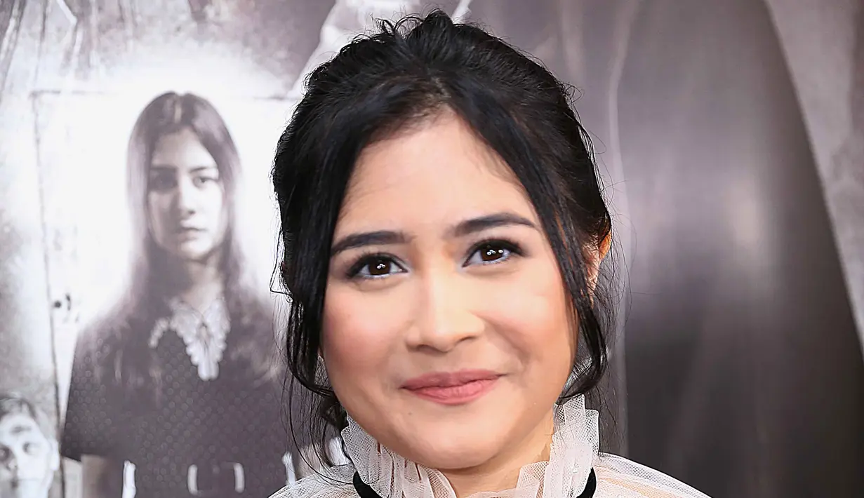 "Siapa yang gak senang, aku pastinya seneng banget. Main film itu impian aku banget, aku bersyukur banget bisa mencapai impian itu secepat ini," ucap Prilly Latuconsina (Nurwahyunan/Bintang.com)