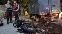 Bentrokan antarpendukung partai yang pecah di Muntilan, Magelang, merusak fasilitas dan mengganggu arus lalu lintas. (Liputan6.com/ Dok Polresta Magelang)