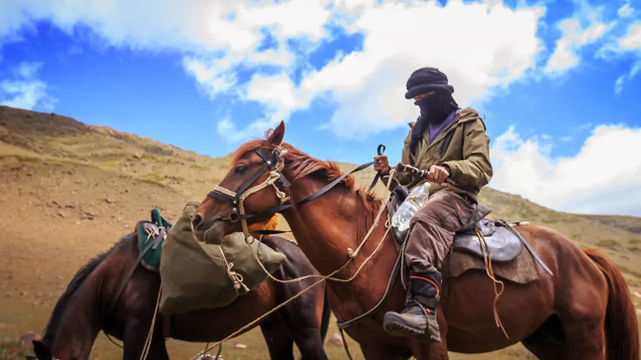 Menyebrangi Kyrgyzstan dengan Kuda