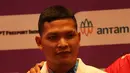 <p>Atlet blind judo Indonesia peraih medali emas kelas di bawah 90 kg Fajar Pambudi dalam laga ASEAN Para Games 2022 di Tirtonadi Convention Hall, Rabu (3/8/2022). (Inaspoc/Andry Prasetyo)</p>