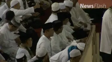  Aksi 112 di Masjid Istiqlal, Jakarta Pusat, dihadiri sejumlah tokoh, termasuk dua paslon Gubernur dan Wakil Gubernur DKI, mantan menteri, hingga mentalis, Master Limbad.