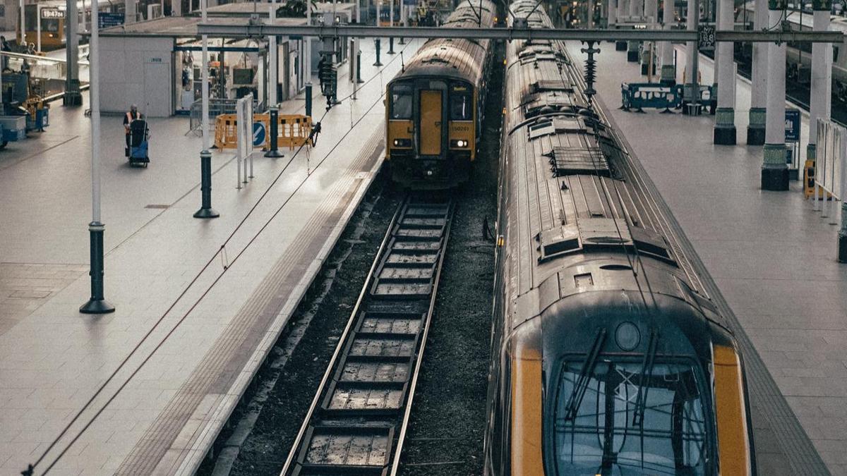 Pengadilan Uni Eropa: Identitas Gender Tak Perlu untuk Pembelian Tiket Kereta Api