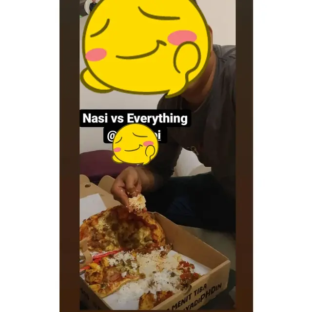 6 Potret Makan Pizza Pakai Nasi Ini Nyeleneh, Orang Indonesia Banget