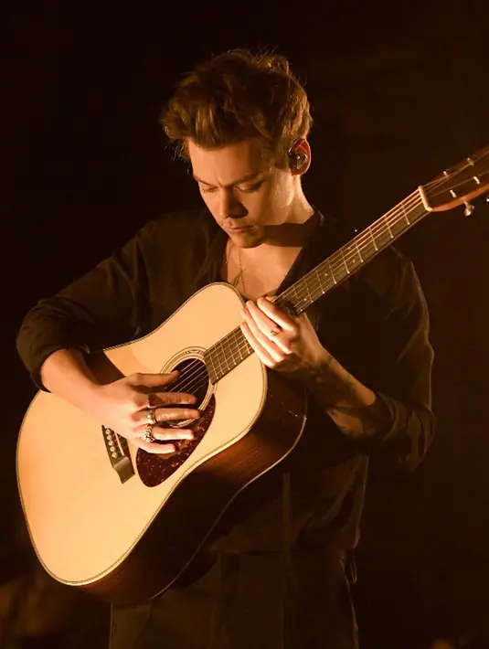 “Taylor tak lagi berpikir soal Harry, jadi ketika dia melihat lirik lagu yang ditujukan untuknya itu tidak lagi menimbulkan getaran di dirinya,” tambah sumber. (AFP/Bintang.com)