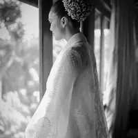 Seragam Bridesmaid Ala Luna Maya