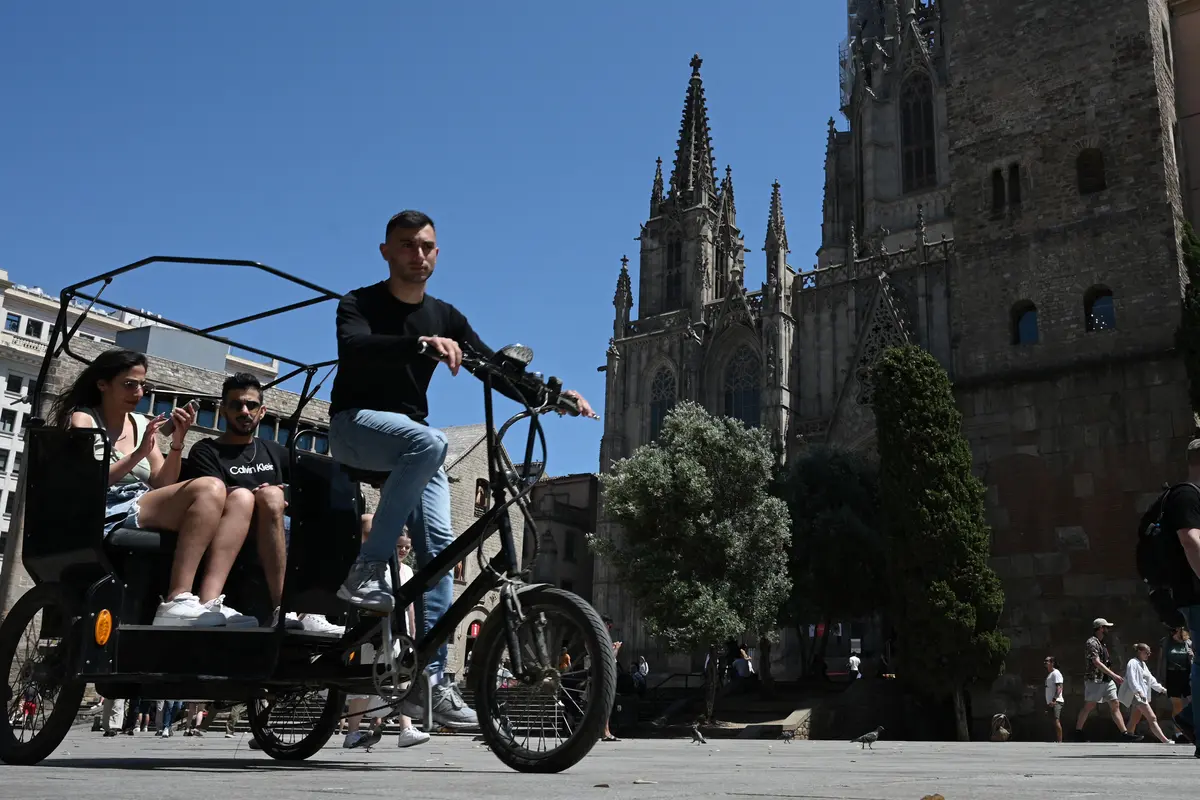 Turis Kembali Padati Barcelona