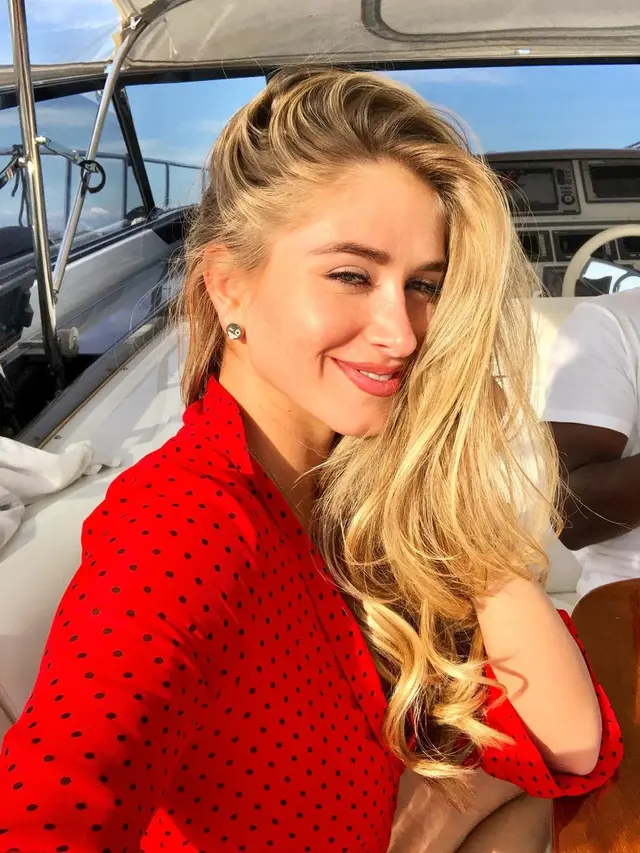 7 Pesona Maria Zulay Salaues, Istri Gelandang MU Paul Pogba