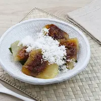 Kue jongkong singkong./Copyright&nbsp;shutterstock.com/g/Tyas+Indayanti