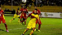 Aksi Rafael Maitimo di Semen Padang vs Sriwijaya (Johan Tallo/Liputan6.com)