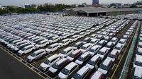 Jejeran Unit Produksi Astra Daihatsu Motor di Fasilitas Logistik yang Siap Dikirim ke Pelanggan.
