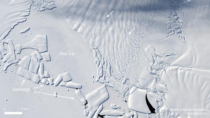 Citra satelit menunjukkan gletser di Pulau Pine, Antartika pada 17 September 2018 dan 1 Oktober 2018. (Kredit: Citra Landsat OLI diproses oleh Stef Lhermitte / Delft University of Technology)