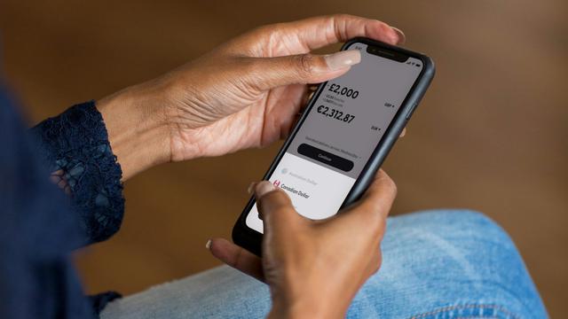 Ilustrasi mobile banking