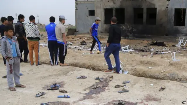 Persitiwa bom bunuh diri terjadi di lapangan sepak bola saat momen penyerahan trofi. Bom tersebut meledak di kota Iskandariah, Irak pekan lalu.