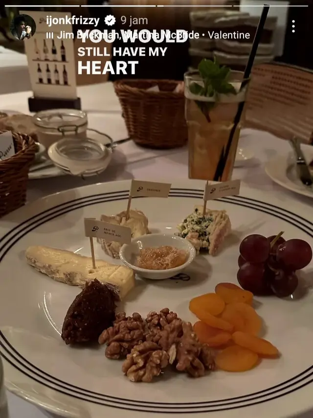 Jonathan Frizzy makan malam hari Valentine (foto: Instagram ijonkfrizzy)