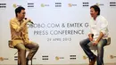 Direktur Utama EMTEK Grup, R. Alvin Widarta Sariaatmadja (kiri) berbincang dengan Jimmy Akili, CEO dan pendiri Bobobobo.com jelang penandatangan nota kerjasama di SCTV Tower, Jakarta, Rabu (29/4/2015). (Liputan6.com/Helmi Fithriansyah)
