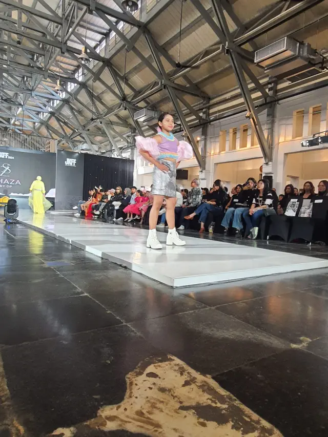 Salah satu koleksi Cotton Candy dari desainer Dwi Purwati dan Aisyah Hesti. (Foto: Dok. Istimewa)