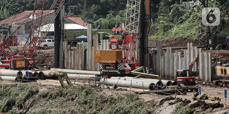 Pembangunan Saringan Sampah di Sungai Ciliwung