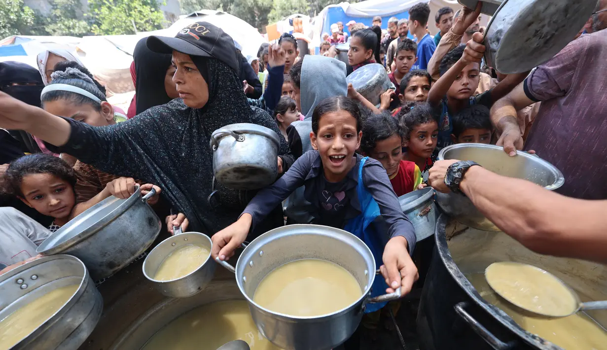 Warga di jalur Gaza yang masih bertahan untuk hidup terus dihantui dengan bencana kelaparan. (Eyad BABA/AFP)