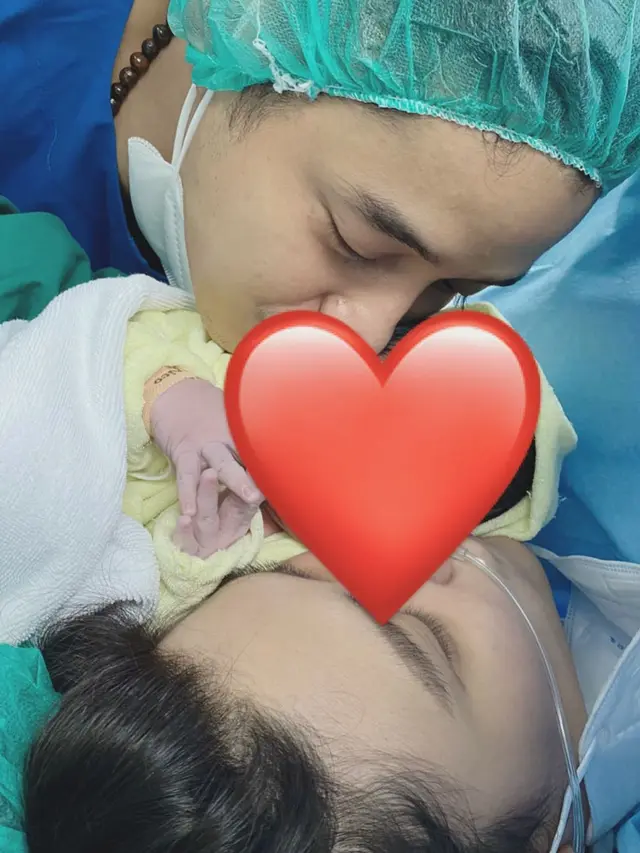 Momen Persalinan Anak Pertama Angbeen Rishi. (Sumber: Instagram/adlyfayruz dan Instagram/angbeenrishi)