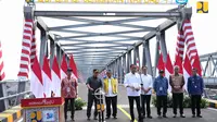 Presiden Jokowi Widodo (Jokowi) meresmikan Duplikasi Jembatan Kapuas I yang berada di Pontianak, Kalimantan Barat, Kamis (21/03/2024). (Dok. Kementerian PUPR)