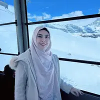 Sederet selebriti ikut meriahkan gathering yang digelar Fatimah Az Zahra, diantaranya, Oki Setiana dewi dan Olla Ramlan (instagram/okisetianadewi)