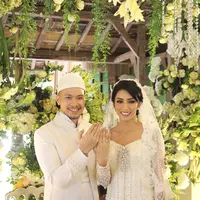 Tyas Mirasih bahagia resmi dipersunting Raiden Soedjono. (Bambang E Ros/Bintang.com)