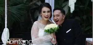 Resmi menikah Jumat (22/1/2016), Franky Sihombing dan Feby Febiola mengucap syukur kepada Tuhan yang maha esa karena semua acara berjalan lancar dengan sempurna dan cuaca yang sangat baik. Tapi, sangat disayangkan pernikahan Franky tidak dihadiri ole...