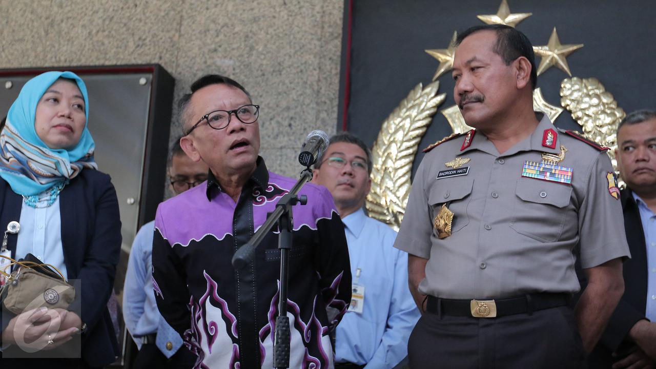 Direktur Jenderal (Dirjen) Pajak Ken Dwijugiasteadi tidak mau ambil pusing dengan tagar #StopBayarPajak.