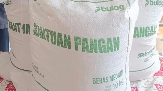 Beras Bantuan Pangan di Tuban Apek dan Kuning, Polisi Selidiki
