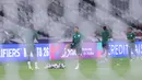 Pemain Timnas Arab Saudi melakukan sesi latihan jelang bertanding melawan Indonesia di Stadion Utama Gelora Bung Karno, Senayan, Jakarta, Senin (18/11/2024). (Bola.com/M Iqbal Ichsan)