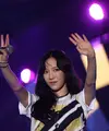 Hyoyeon SNSD memanaskan panggung Countdown Asian Games 2018, Jumat (18/8/2017) malam, dengan dua lagu, Mistery dan Wanna Be, setelah itu giliran Taeyeon. (Bambang E. Ros/Bintang.com)
