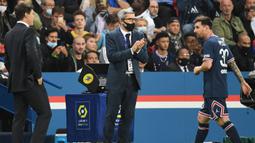 Menjamu Lyon di Parc des Princes, La Pulga tampil sejak menit awal. Berdasarkan statistik Lionel Messi melepaskan empat tembakan yang satu di antaranya menerpa mistar gawang. (AFP/Alauin Jocard)