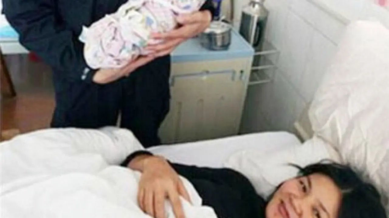 Ibu Ini Melahirkan saat Dibonceng Suaminya