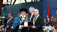 Ketua BKTI PII Wiza Hidayat Dianugerahi Ganesa Wirya Jasa Utama dari ITB