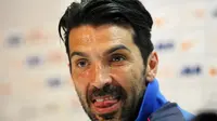 Italy national football team goalkeeper Gianluigi Buffon attends a press conference at the Poljud stadium in Split on June 11, 2015, on the eve of the Euro 2016 qualifying football match between Italy and Croatia. AFP PHOTO /STRINGER 