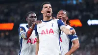Pemain Tottenham Hotspur, Dominic Solanke, melakukan selebrasi setelah mencetak gol ke gawang Bodo/Glimt dalam duel leg pertama semifinal Liga Europa 2024/2025. (AP Photo/Kirsty Wigglesworth)