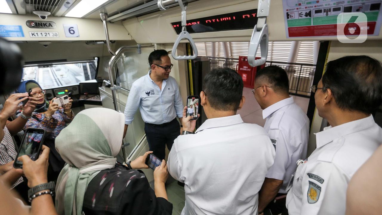 Wamen BUMN Kartika Wirjoatmodjo Jajal LRT