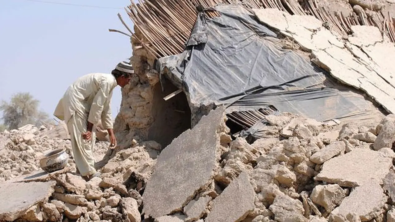 gempa-pakistan-130926a.jpg