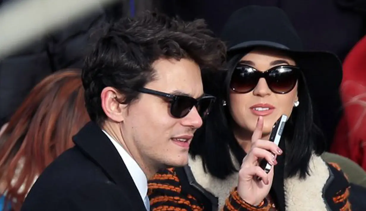 Meskipun sudah berpisah lama, bukan berarti rasa cinta dan sayang itu akan sirna begitu saja. Terbukti pada Katy Perry yang putus sudah lama dengan John Mayer, namun ternyata masih memiliki perasaan cinta. (AFP/Bintang.com)