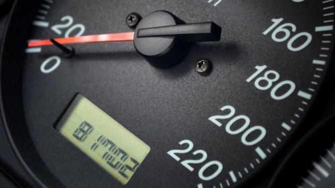 Mau Beli Mobil Bekas, Wajib Tahu Cara Cek Odometer - Vimarsana News