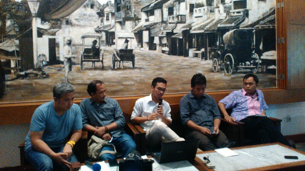  Undang-Undang Informasi dan Transaksi Elektronik (UU ITE)