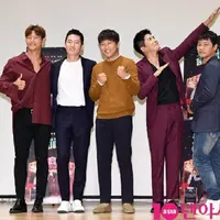 Seorang sahabat memang selalu hadir saat kita sedang sedih maupun senang. Beberapa artis Korea yang menjalin persahabatan yang erat sehingga banyak pihak yang menjuluki mereka sebagai bromance. Siapa saja mereka? (Foto: soompi.com)