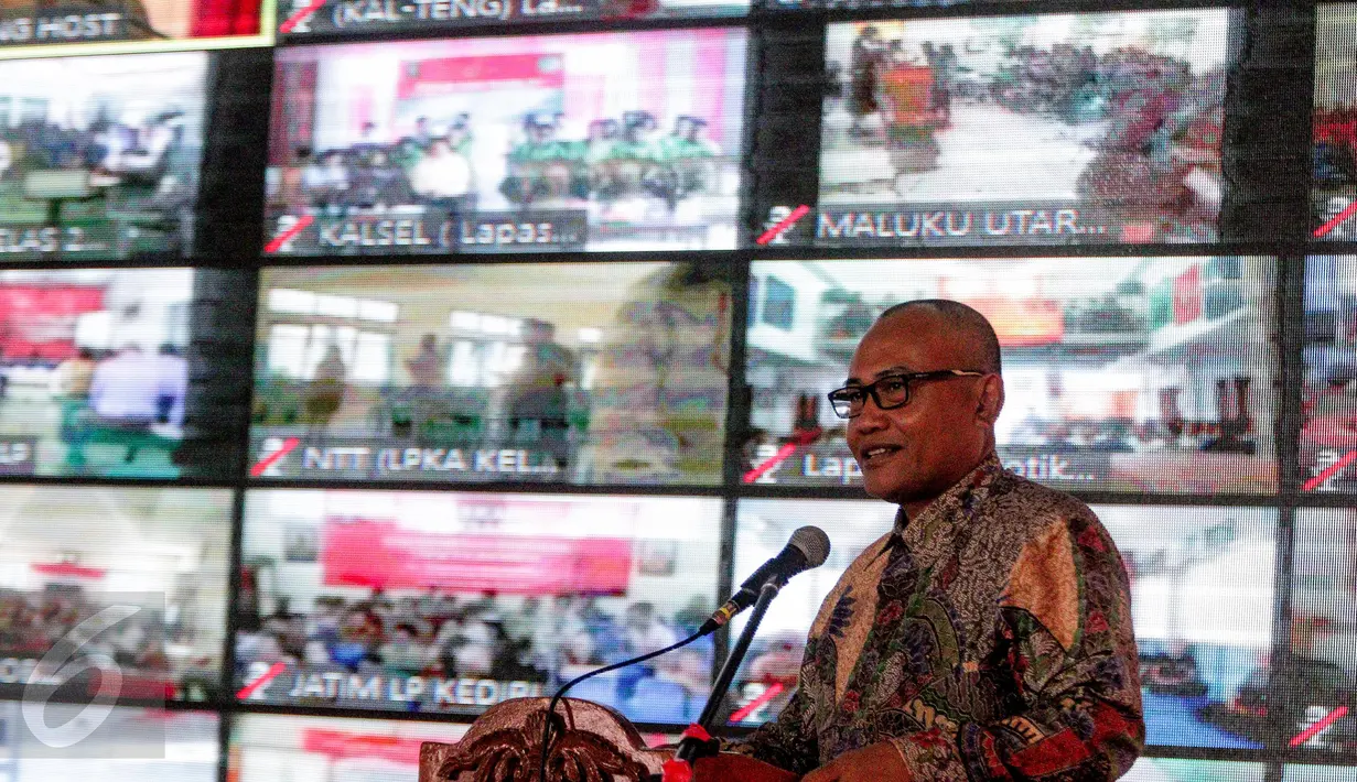 Dirjen Pemasyarakatan I Wayan Dusak memberikan sambutan saat menghadiri peryaan paskah di Lapas Kelas 1 Cipinang, Jakarta, Minggu (23/4). Acara tersebut dihadiri pegawai dan warga binaan pemasyarakat Lapas Kelas 1 Cipinang. (Liputan6.com/Faizal Fanani)