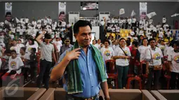 Yusril Ihza Mahendra bersiap memberi sambutan pada deklarasi dukungan yang dilakukan relawan Duta Yusril di Jakarta, Minggu (11/9). Deklarasi itu mendukung pasangan Yusri dan Saefullah untuk maju pada Pilgub DKI Jakarta 2017. (Liputan6.com/Faizal Fanani)